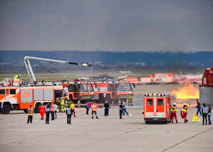 Flugzeug stürzt auf Helgoland! Gefährlicher Absturz auf Nordseeinsel!
