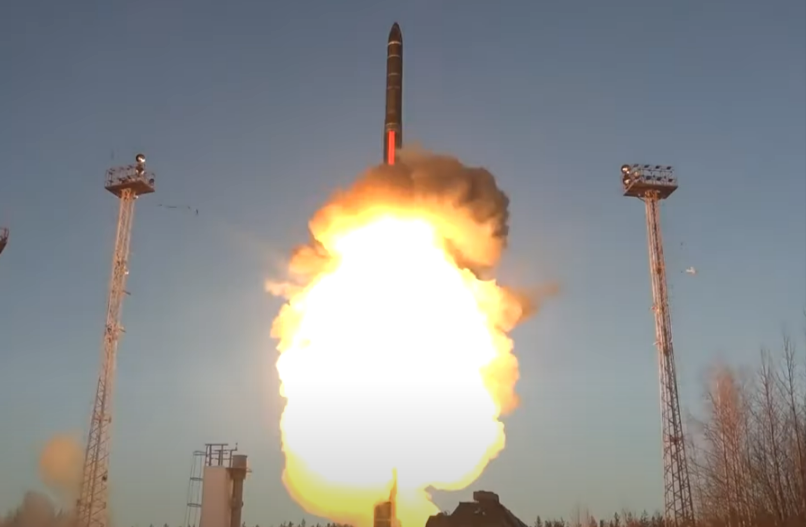 Atombombe für Europa! Reaktion auf Trumps wirre Drohungen - EU denkt über eigene Atomwaffen nach