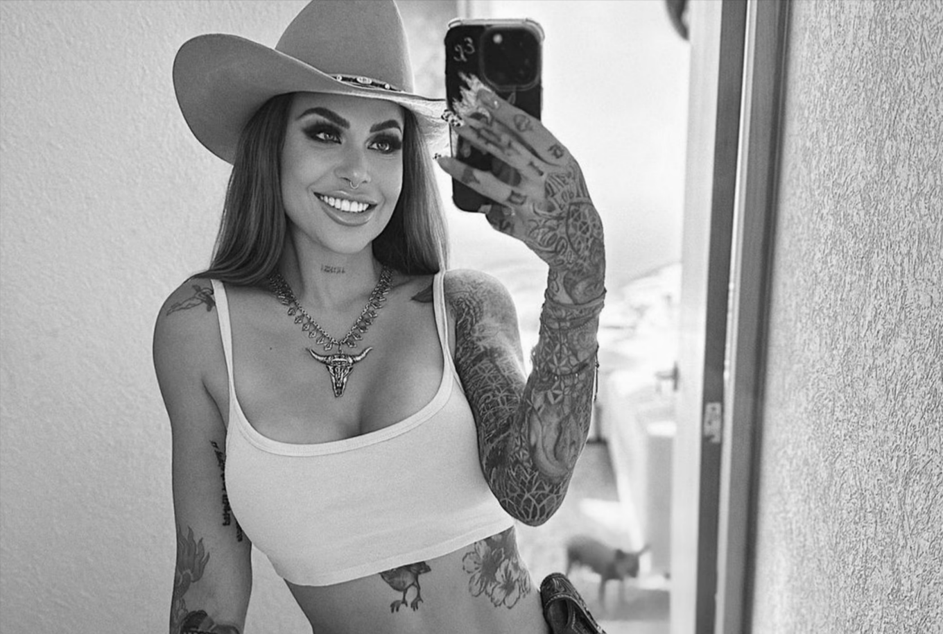 L'influenceuse Elena Larrea meurt tragiquement à 30 ans : une opération de beauté serait-elle en cause?