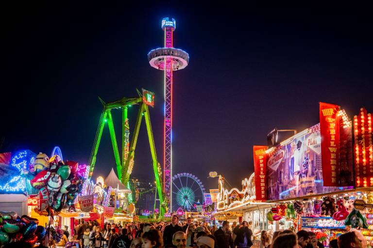 Messerangriff in Freizeitpark - Mann sticht auf Parkbesucher ein!