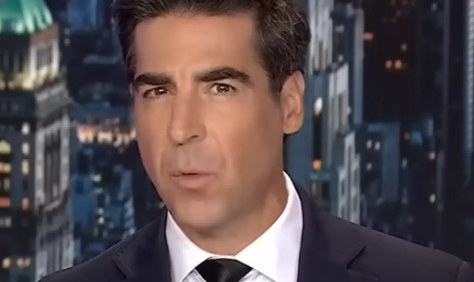 Animateur de Fox News TV critiqué pour avoir remis en question si les maris devraient aider leurs épouses dans cette tâche courante