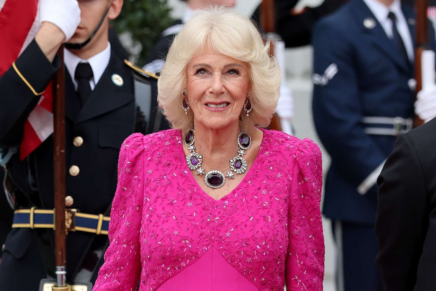 Queen Camilla Dazzles — But Where’s the Tiara? The Surprising Royal Choice at the White House