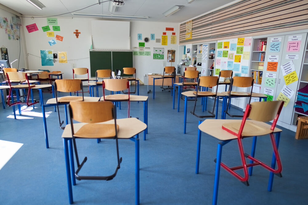 Alarm an Schule! 48 Schüler offenbar durch Gift verletzt - Massenkollaps beim Sportunterricht