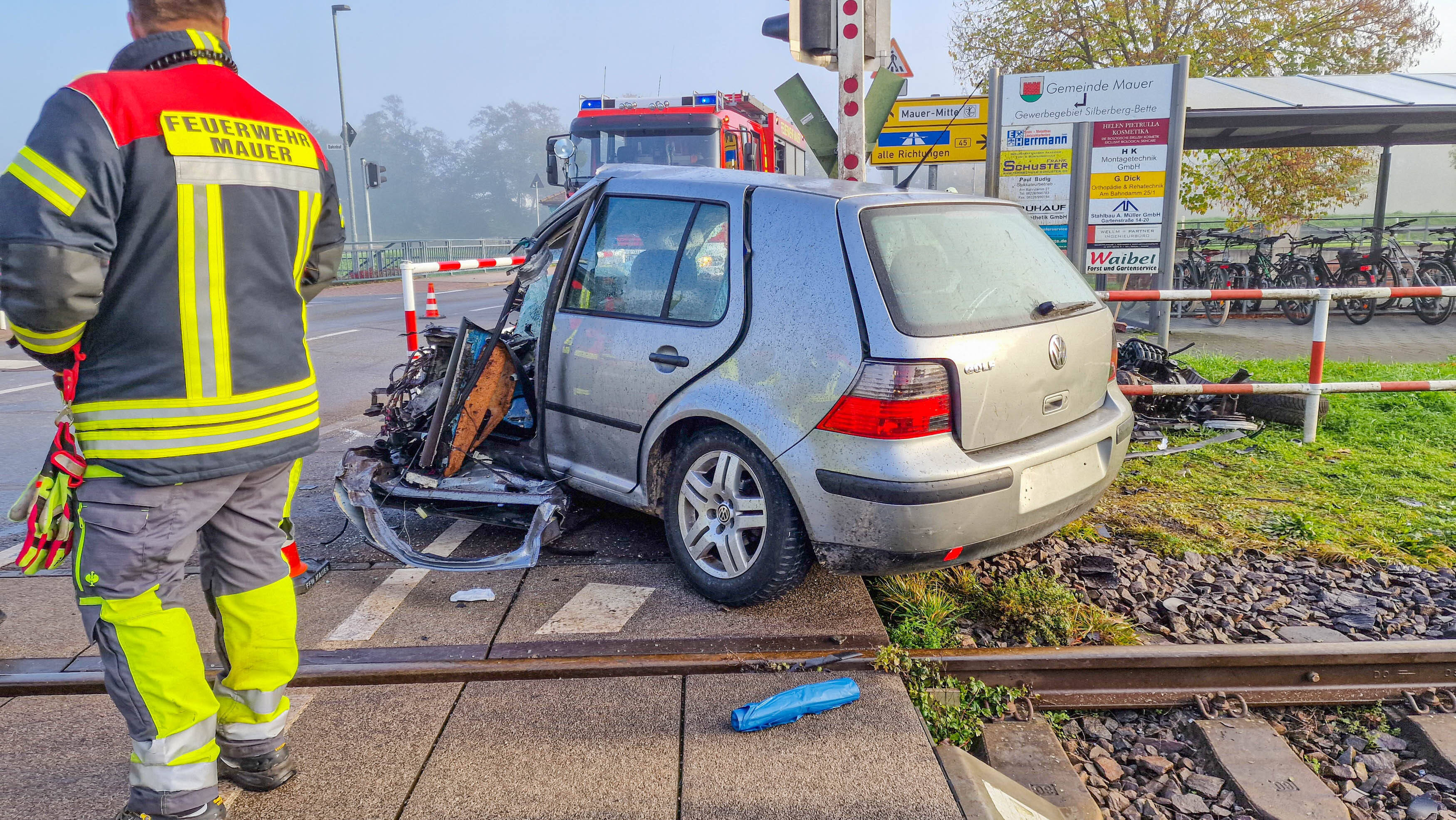 Zug nach Sylt verunglückt! 1 Toter, mehrere Verletzte nach Kollision mit Auto!