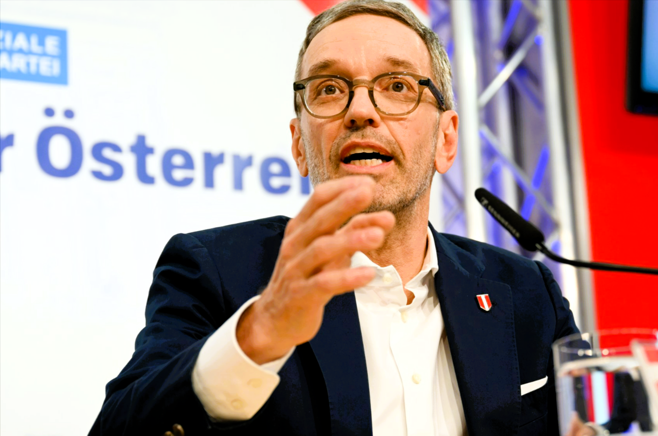 Déchirure massive dans les négociations de coalition : le chef de l'ÖVP défie la FPÖ, la réponse est explosive !